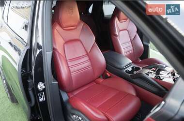 Внедорожник / Кроссовер Porsche Cayenne 2020 в 
