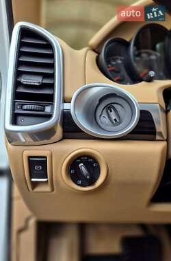 Внедорожник / Кроссовер Porsche Cayenne 2013 в 