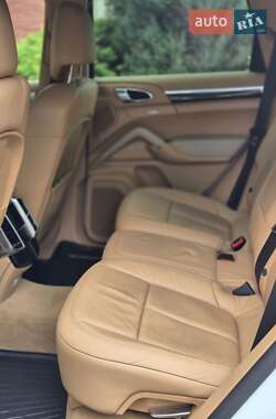 Внедорожник / Кроссовер Porsche Cayenne 2013 в 