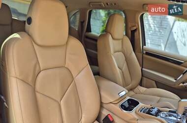 Внедорожник / Кроссовер Porsche Cayenne 2013 в 