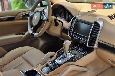 Внедорожник / Кроссовер Porsche Cayenne 2013 в 