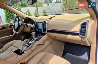 Внедорожник / Кроссовер Porsche Cayenne 2013 в 