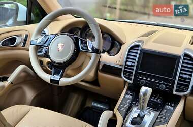 Внедорожник / Кроссовер Porsche Cayenne 2013 в 