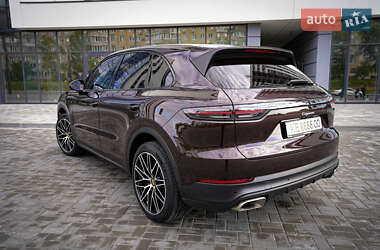 Внедорожник / Кроссовер Porsche Cayenne 2019 в 