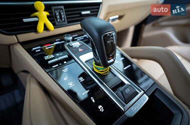 Внедорожник / Кроссовер Porsche Cayenne 2019 в 