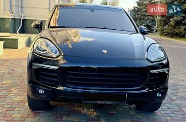 Позашляховик / Кросовер Porsche Cayenne 2015 в Одесі