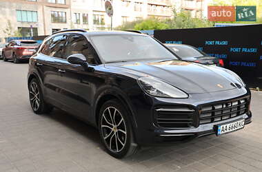 Внедорожник / Кроссовер Porsche Cayenne 2019 в Киеве