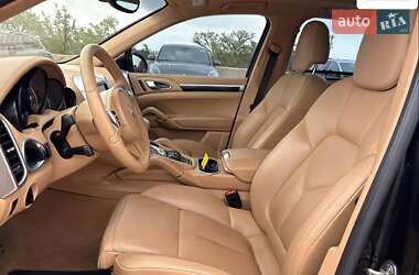 Внедорожник / Кроссовер Porsche Cayenne 2013 в 