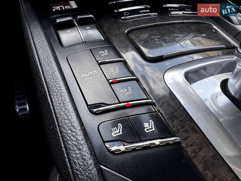 Внедорожник / Кроссовер Porsche Cayenne 2013 в Днепре