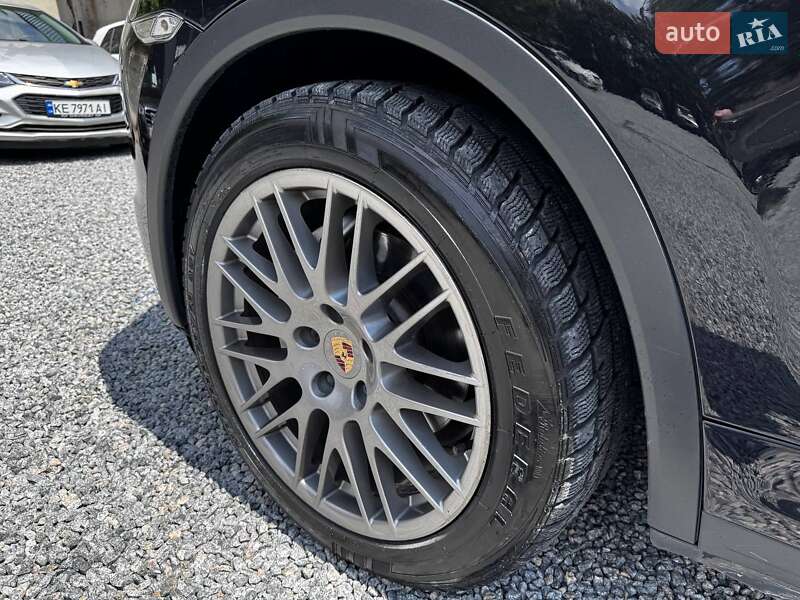 Внедорожник / Кроссовер Porsche Cayenne 2013 в Днепре