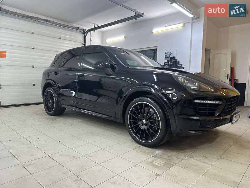 Внедорожник / Кроссовер Porsche Cayenne 2013 в Киеве