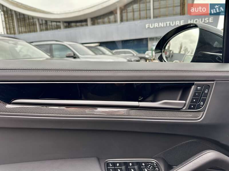 Позашляховик / Кросовер Porsche Cayenne 2024 в Києві