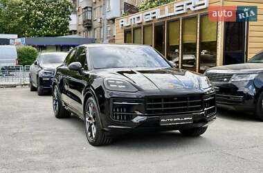 Внедорожник / Кроссовер Porsche Cayenne 2024 в 