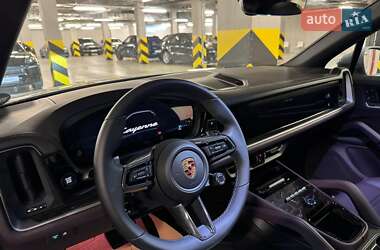 Внедорожник / Кроссовер Porsche Cayenne 2024 в 