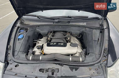 Внедорожник / Кроссовер Porsche Cayenne 2004 в 