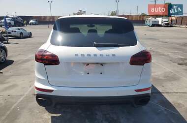 Внедорожник / Кроссовер Porsche Cayenne 2017 в 
