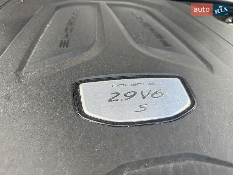 Позашляховик / Кросовер Porsche Cayenne 2019 в Красилові
