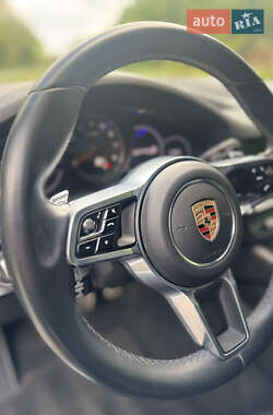 Позашляховик / Кросовер Porsche Cayenne 2019 в 