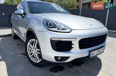 Позашляховик / Кросовер Porsche Cayenne 2015 в Львові