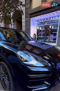 Внедорожник / Кроссовер Porsche Cayenne 2020 в 