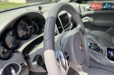 Внедорожник / Кроссовер Porsche Cayenne 2013 в 