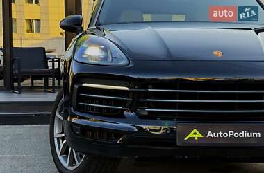 Позашляховик / Кросовер Porsche Cayenne 2021 в 