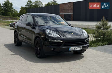 Позашляховик / Кросовер Porsche Cayenne 2012 в 