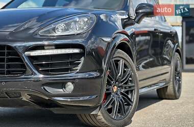 Внедорожник / Кроссовер Porsche Cayenne 2014 в 