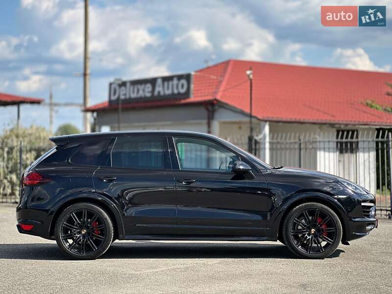 Внедорожник / Кроссовер Porsche Cayenne 2014 в Киеве