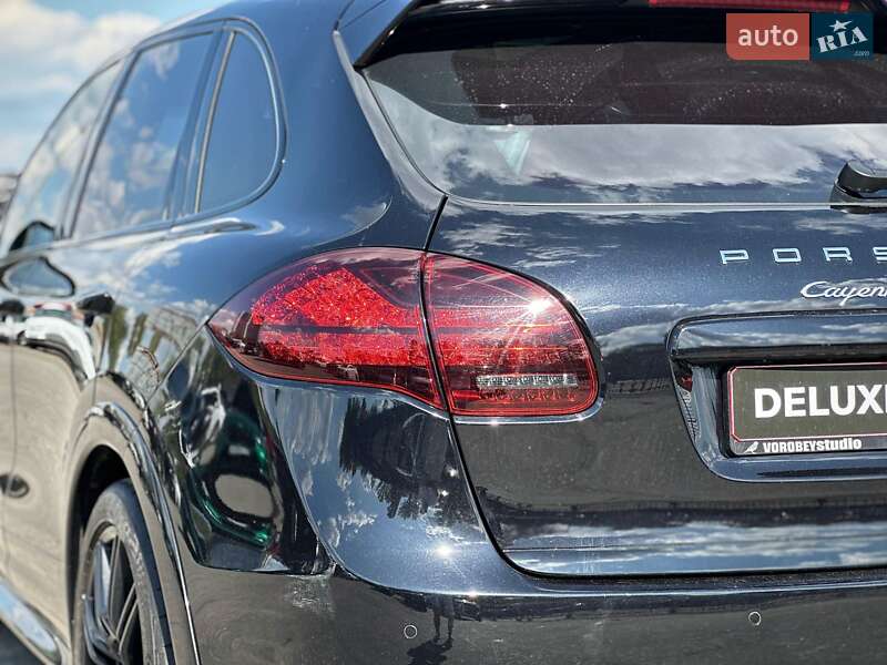 Внедорожник / Кроссовер Porsche Cayenne 2014 в Киеве