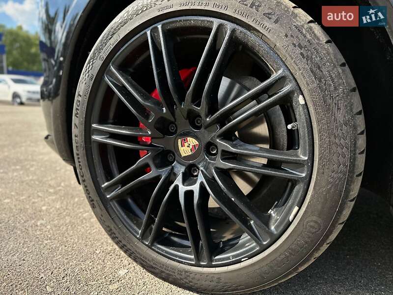 Внедорожник / Кроссовер Porsche Cayenne 2014 в Киеве