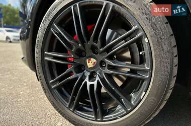 Внедорожник / Кроссовер Porsche Cayenne 2014 в 
