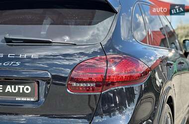 Внедорожник / Кроссовер Porsche Cayenne 2014 в 
