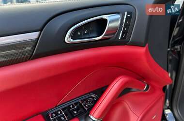 Внедорожник / Кроссовер Porsche Cayenne 2014 в 