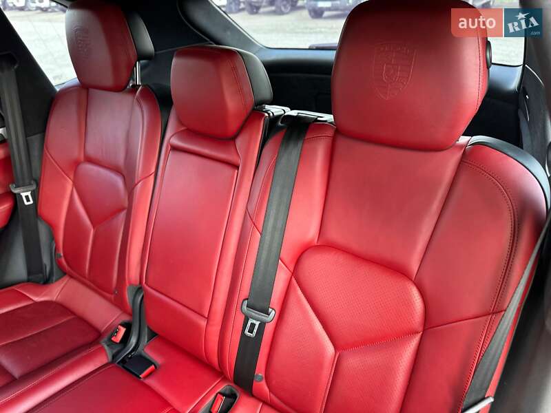 Внедорожник / Кроссовер Porsche Cayenne 2014 в Киеве