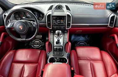 Внедорожник / Кроссовер Porsche Cayenne 2014 в 