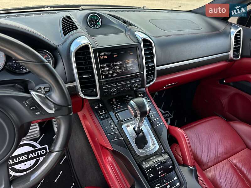 Внедорожник / Кроссовер Porsche Cayenne 2014 в Киеве