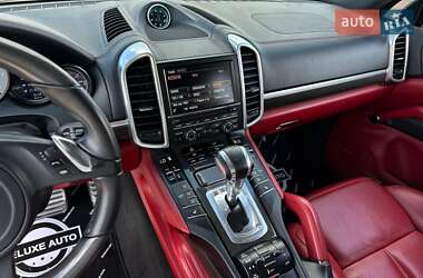 Внедорожник / Кроссовер Porsche Cayenne 2014 в 