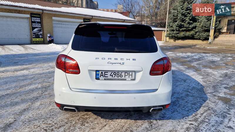 Внедорожник / Кроссовер Porsche Cayenne 2013 в Днепре
