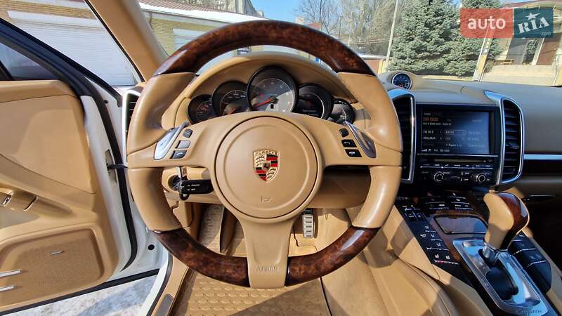 Внедорожник / Кроссовер Porsche Cayenne 2013 в Днепре