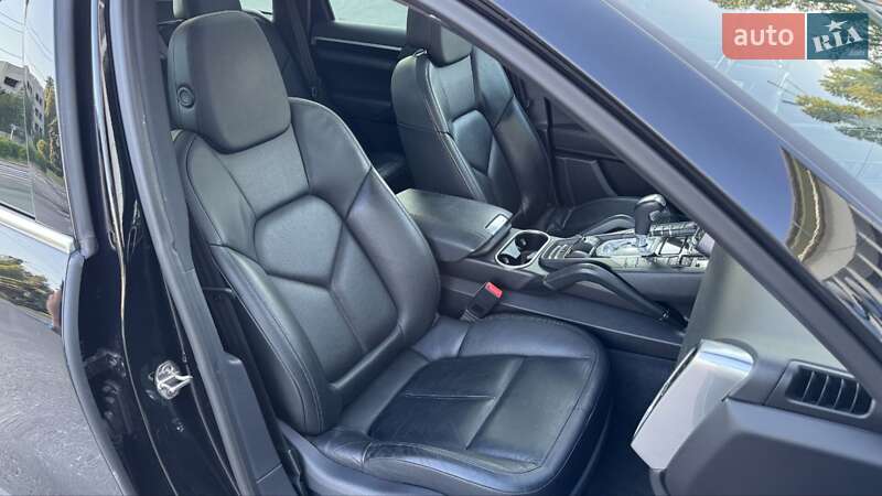 Внедорожник / Кроссовер Porsche Cayenne 2017 в Черкассах