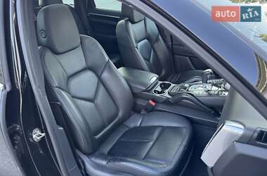 Внедорожник / Кроссовер Porsche Cayenne 2017 в 
