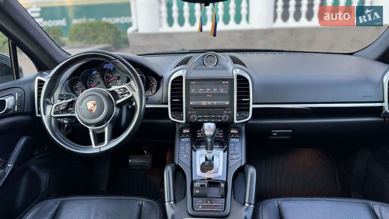 Внедорожник / Кроссовер Porsche Cayenne 2017 в Черкассах
