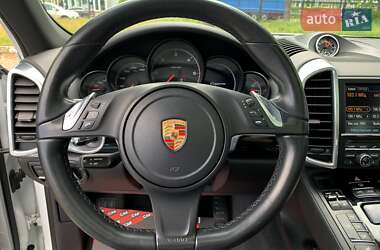 Внедорожник / Кроссовер Porsche Cayenne 2014 в 