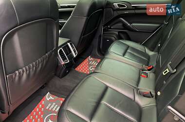 Внедорожник / Кроссовер Porsche Cayenne 2014 в 