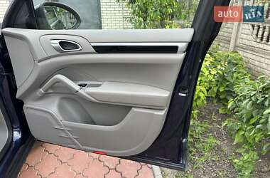 Внедорожник / Кроссовер Porsche Cayenne 2011 в 