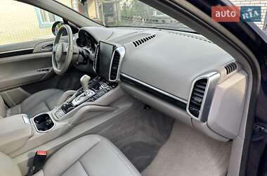 Внедорожник / Кроссовер Porsche Cayenne 2011 в 