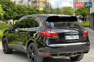 Позашляховик / Кросовер Porsche Cayenne 2010 в 
