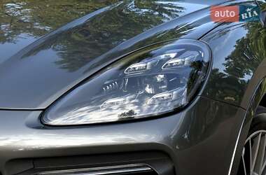 Позашляховик / Кросовер Porsche Cayenne 2019 в 