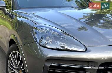 Позашляховик / Кросовер Porsche Cayenne 2019 в 